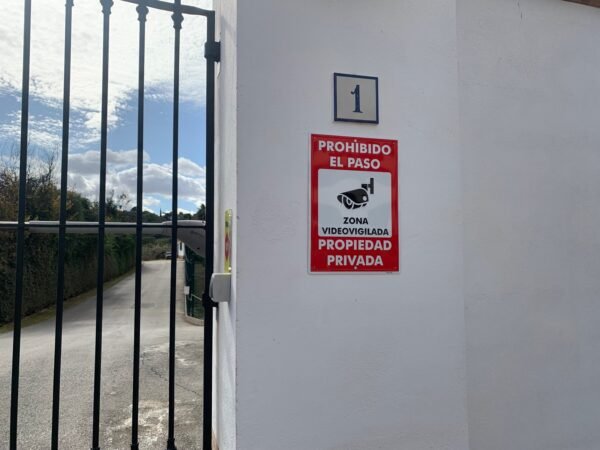 Placa disuasoria Zona Videovigilada Gran Formato relieve - Imagen 9