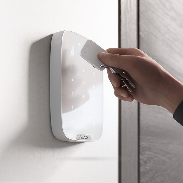 Llavero Tag Ajax. Acceso sin contacto Mifare para sistema de Alarma Ajax color blanco - Imagen 4