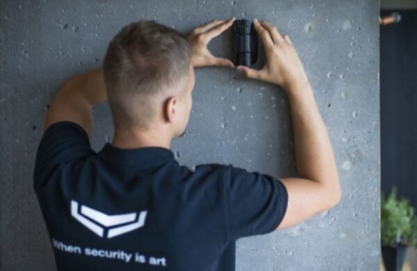 Instalación y venta de alarmas Ajax en Tomares - Imagen 4